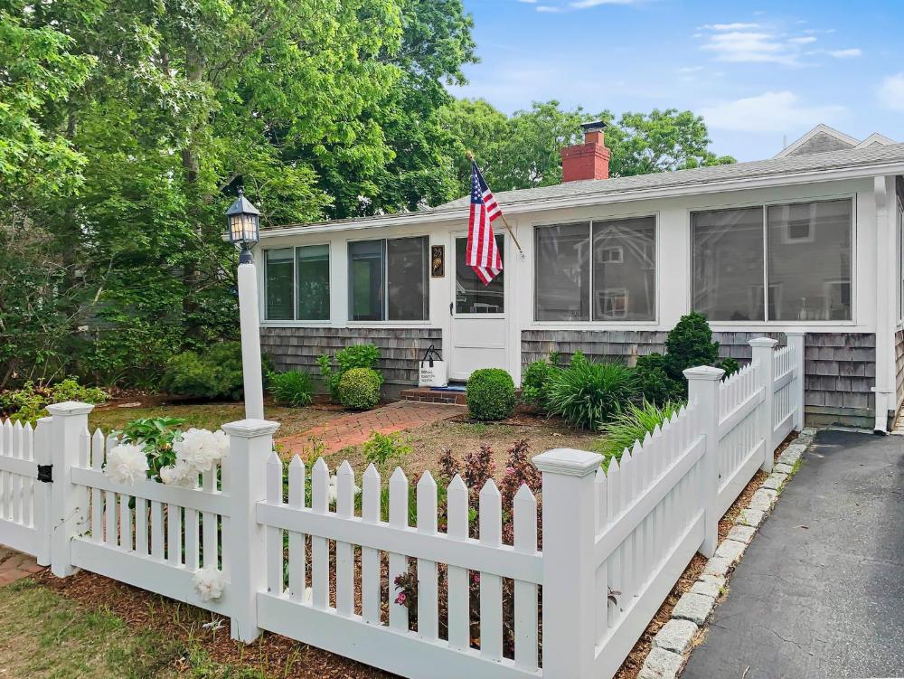 25 Zylpha Road Harwich Port Cape Cod - -Sandpiper Cottage